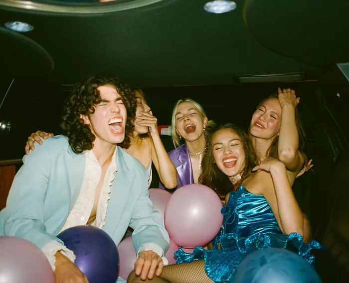 ¡Revisa el nuevo número de abril/mayo de *Girls' Life* protagonizado por Katie Fang!