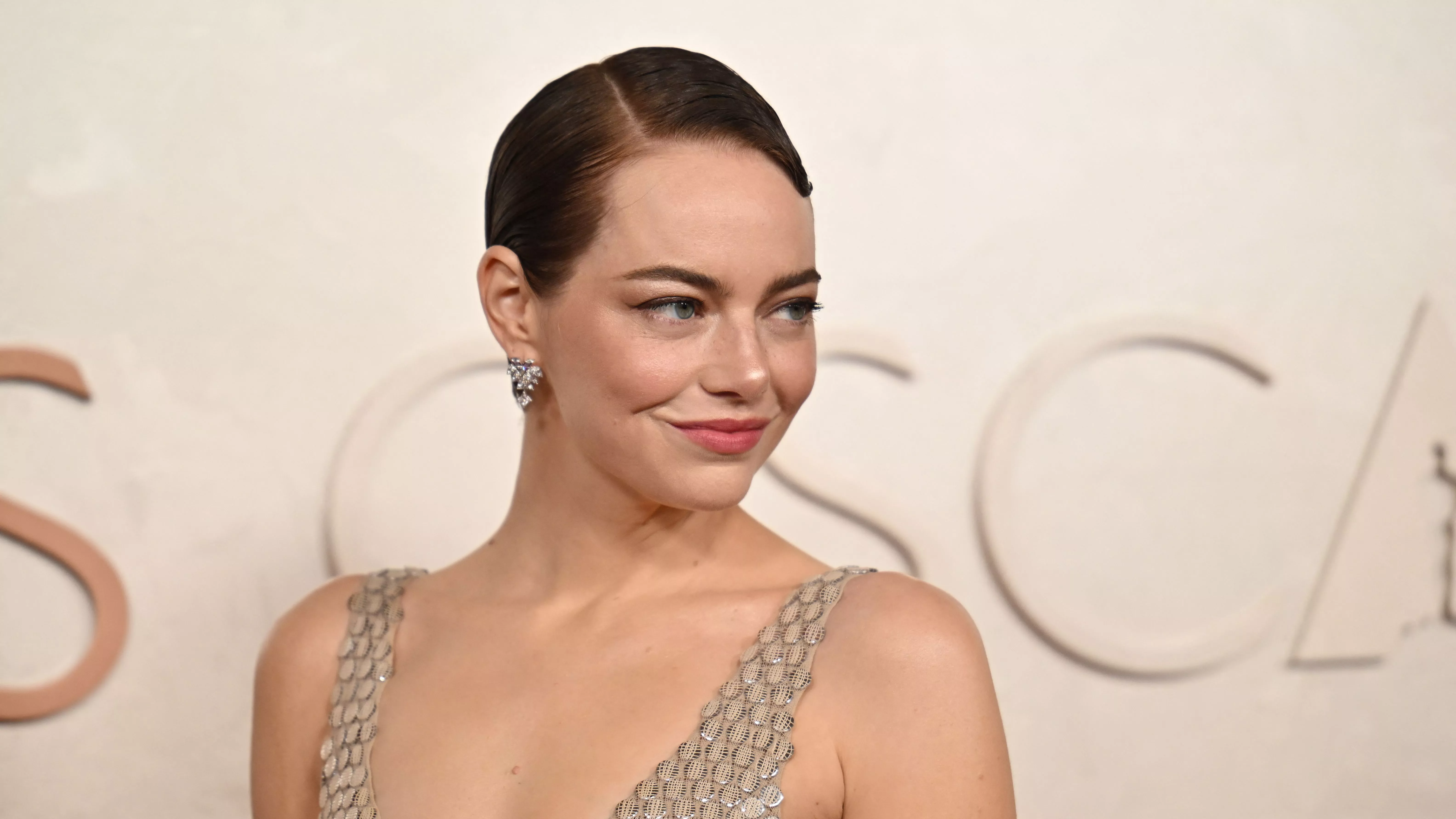 El Look de Emma Stone en los Oscars Demuestra que los Pixies No Tienen que Ser Repetitivos