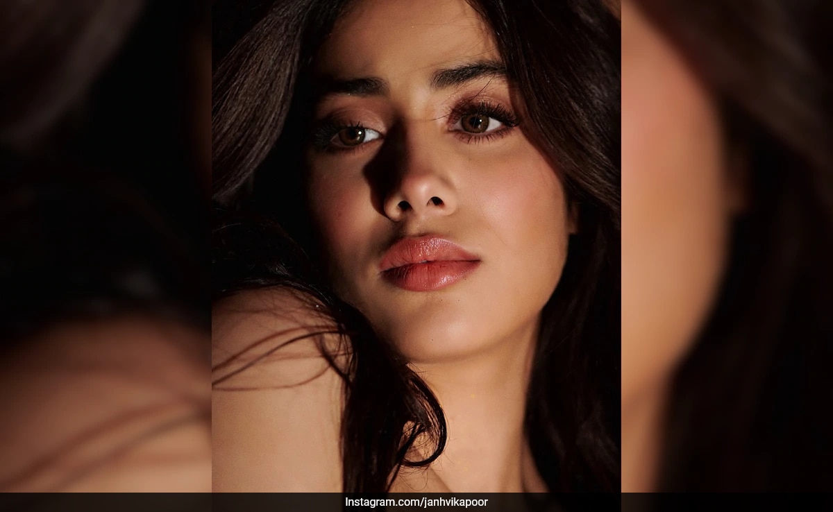 El Glamour Melocotón de Janhvi Kapoor y sus Ondas Cascada
