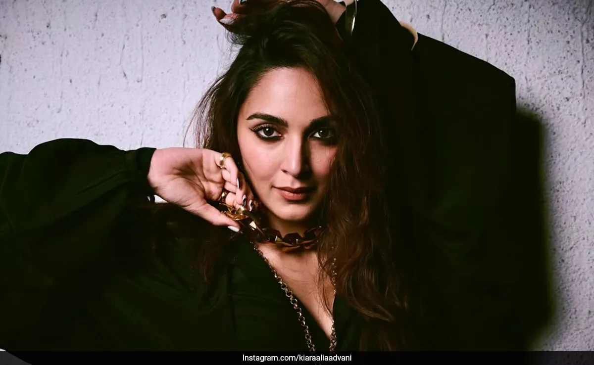 Los ojos delineados de Kiara Advani, el glamour bronceado y su cabello desordenado ganan el juego del estilo