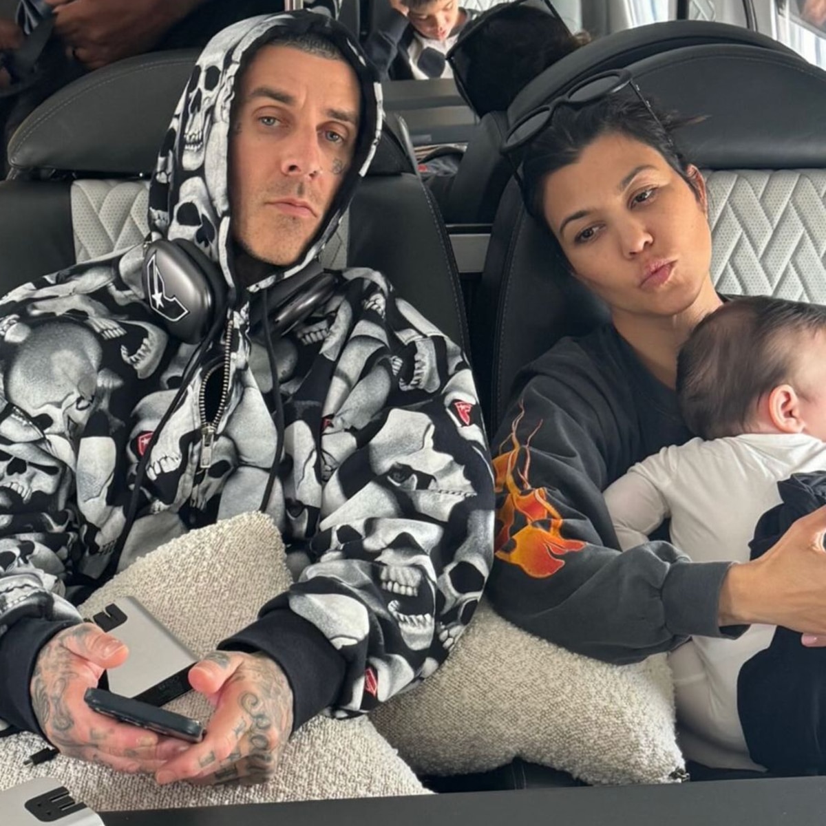 El hijo de Kourtney Kardashian y Travis Barker, Rocky, hace una rara aparición en Los Kardashian