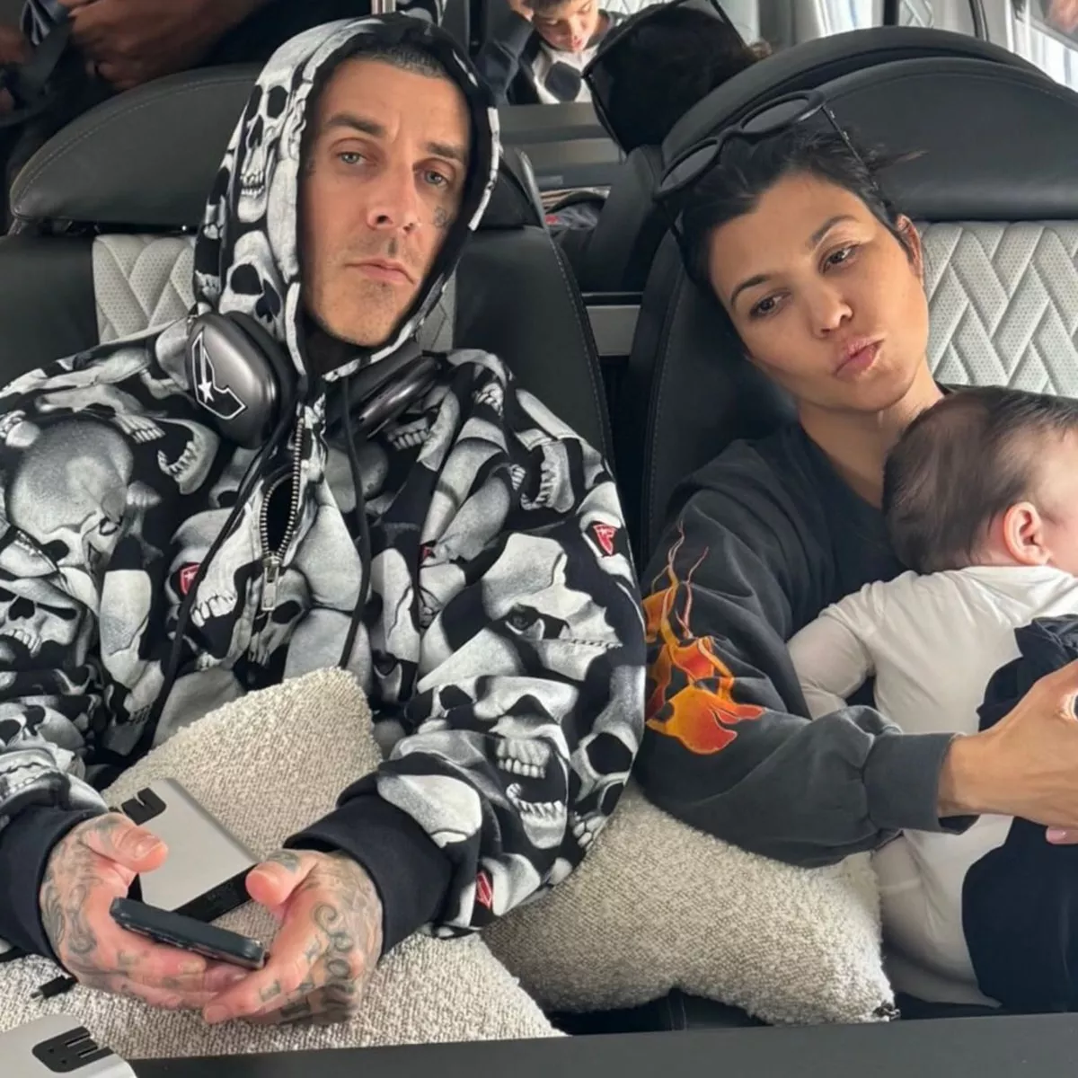 El hijo de Kourtney Kardashian y Travis Barker, Rocky, hace una rara aparición en Los Kardashian