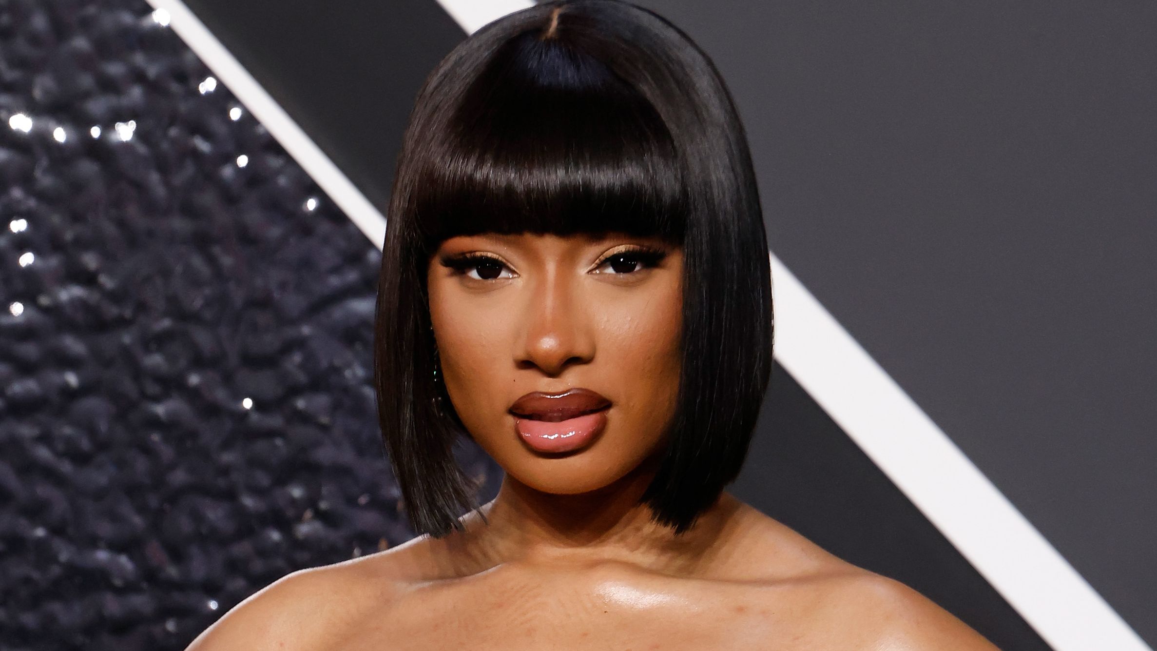 Megan Thee Stallion Definitivamente Ganaría el Certamen de Reina del Baile con Este Recogido