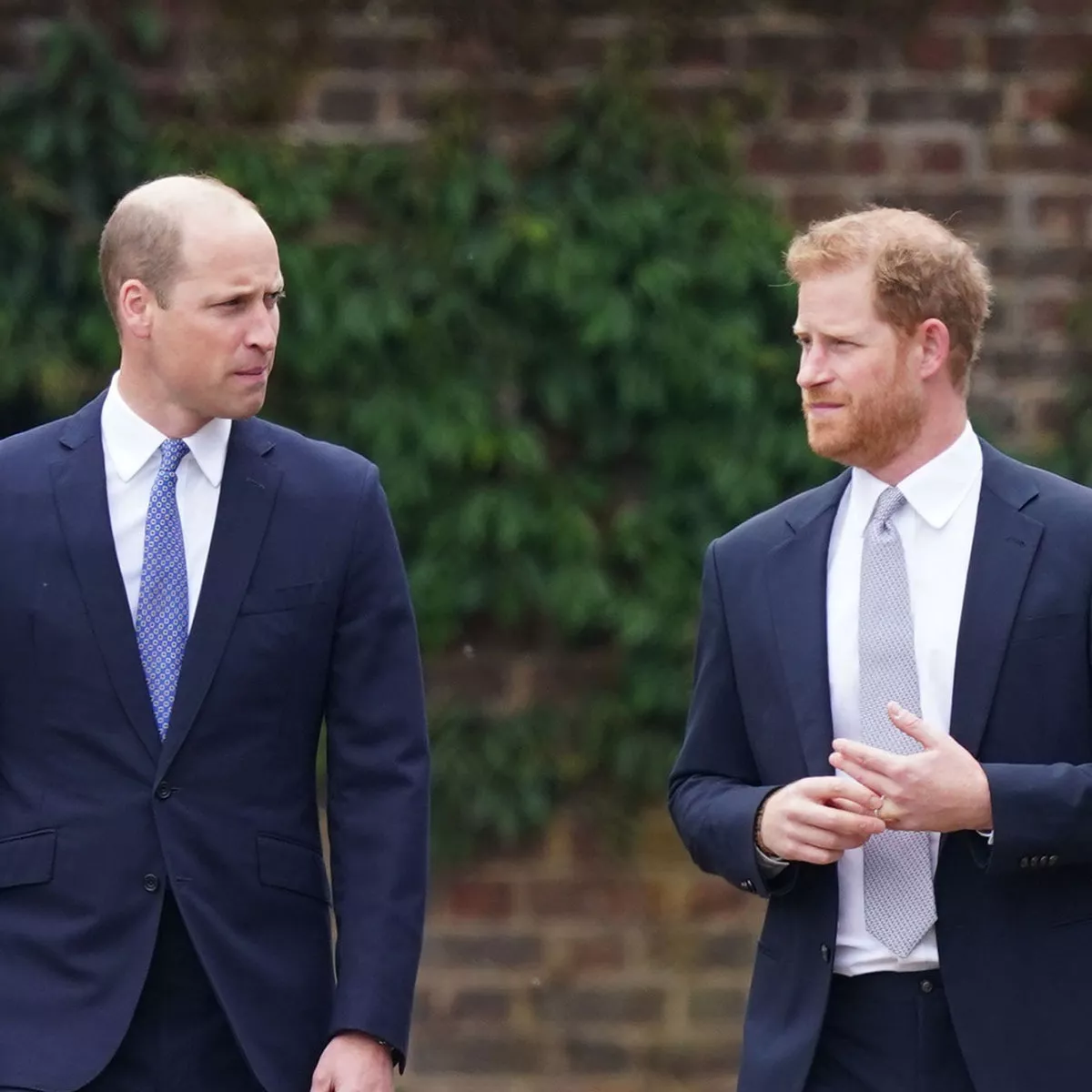 El Príncipe William y el Príncipe Harry Usaron Este Apellido Antes de sus Matrimonios con Kate Middleton y Meghan Markle