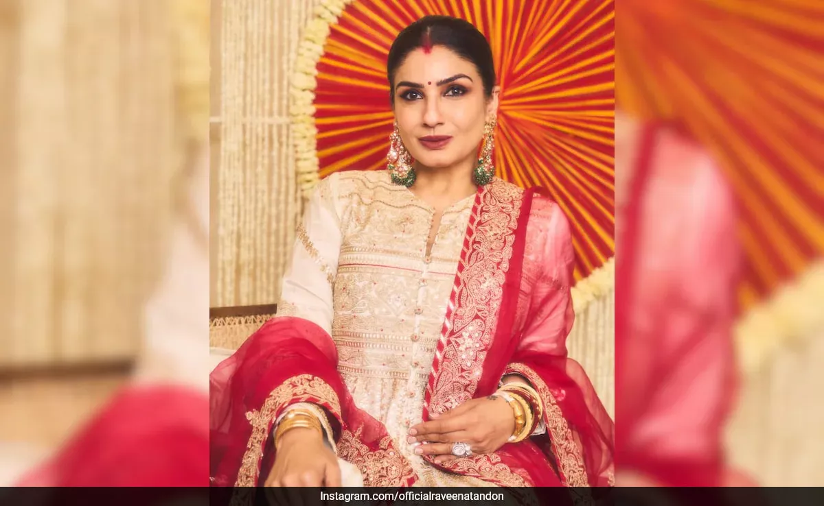 Raveena Tandon Está Lista Para Holi Con Sus Ojos Delineados, Labios Berry Y Un Moño Bajo Elegante