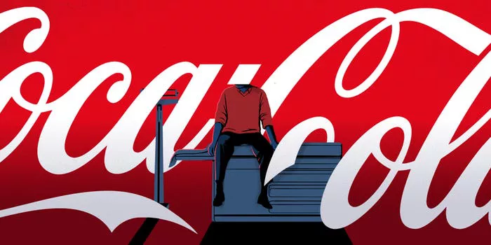 Hombre con el logo de Coca Cola.