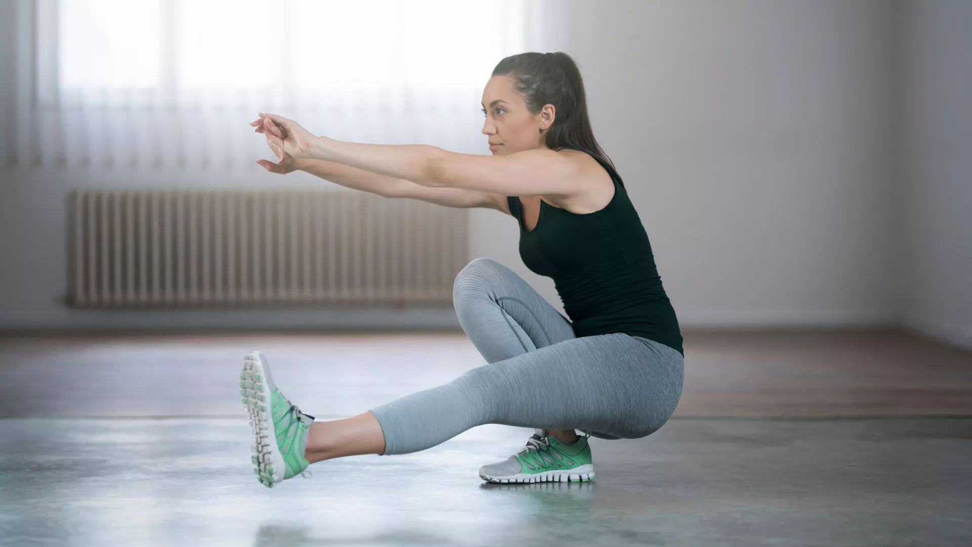 Los mejores ejercicios de peso corporal para mujeres para volverse más fuertes y desarrollar músculo, en el gimnasio o en casa