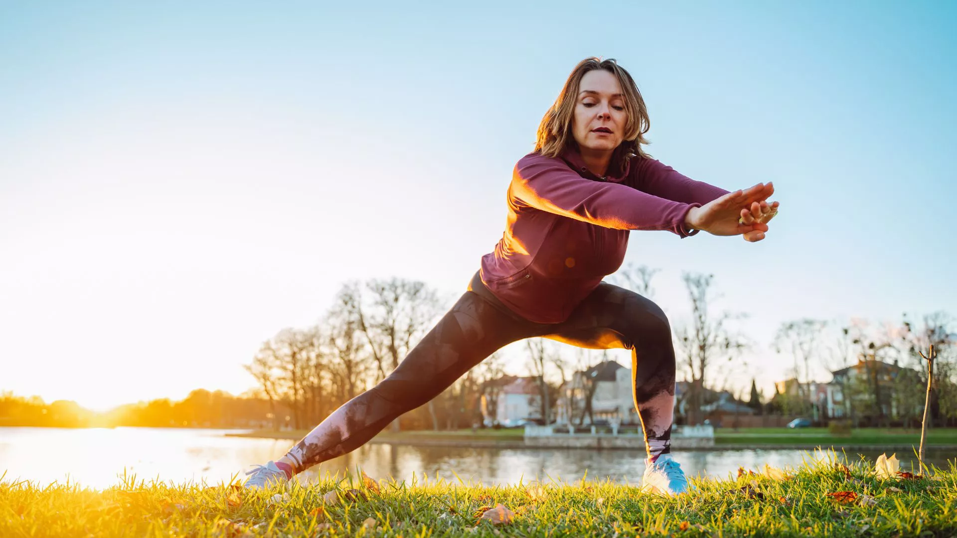 Los mejores ejercicios de peso corporal para mujeres para volverse más fuertes y desarrollar músculo, en el gimnasio o en casa