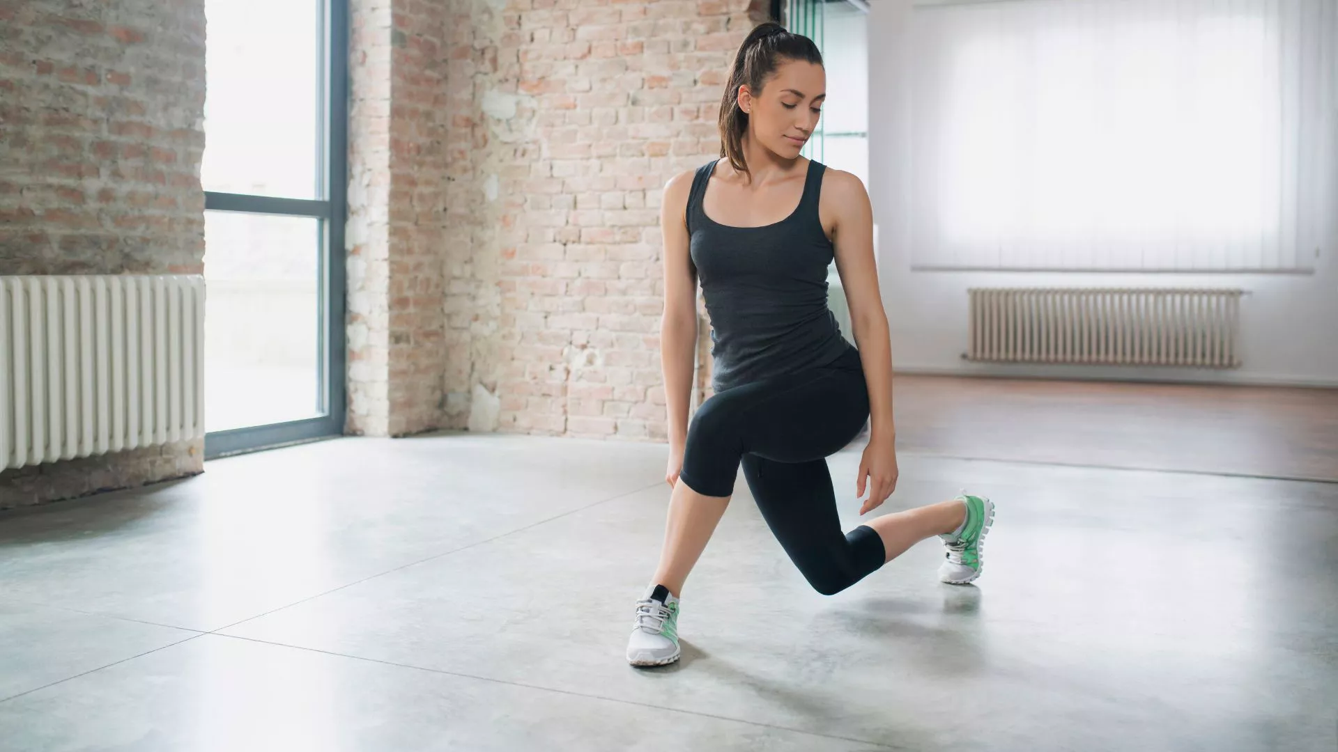 Los mejores ejercicios de peso corporal para mujeres para volverse más fuertes y desarrollar músculo, en el gimnasio o en casa