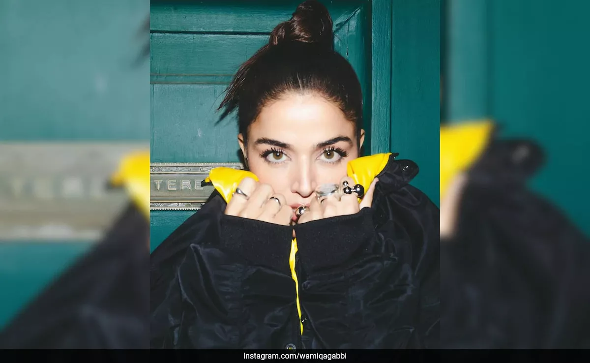 Wamiqa Gabbi Deslumbra con Metas de Belleza en Pestañas Dramáticas y Glamour Minimalista con un Top Knot Elegante