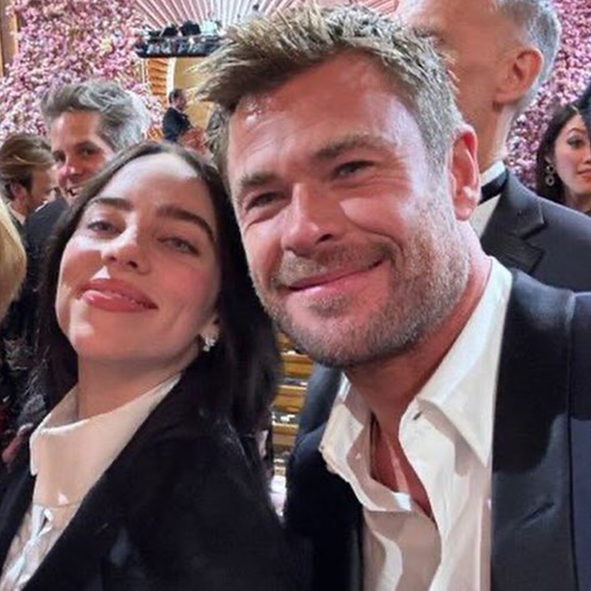 Por Qué Chris Hemsworth Nunca Será Amigo de Billie Eilish Tras el Selfie en los Oscars