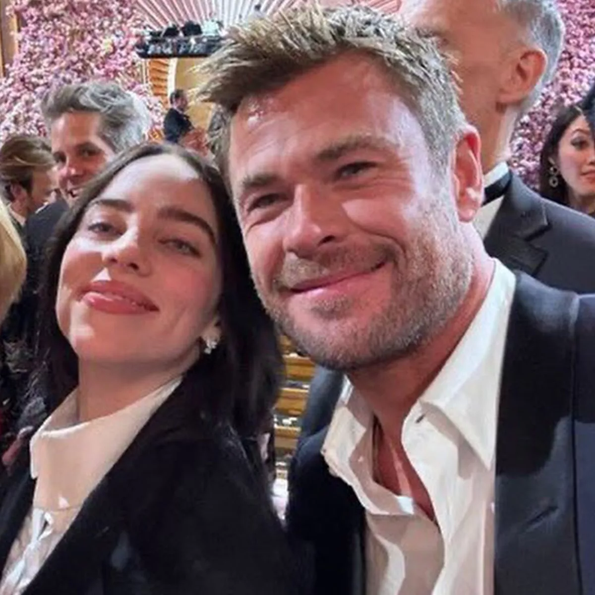 Por Qué Chris Hemsworth Nunca Será Amigo de Billie Eilish Tras el Selfie en los Oscars