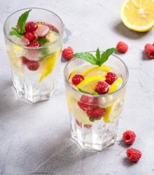 Necesitas una de estas 6 fabulosas aguas frutales en tu vida ya