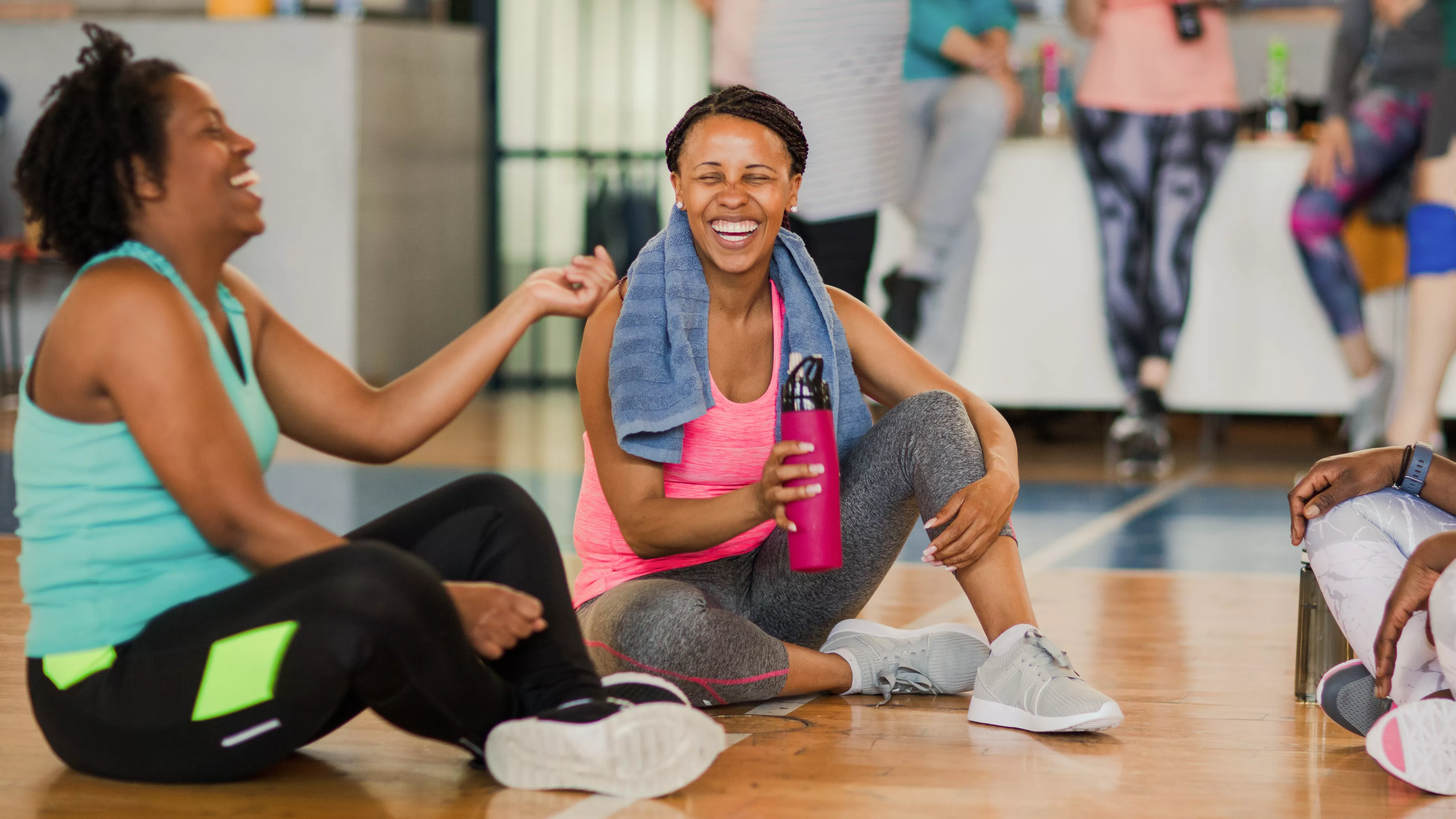 32 esenciales para la bolsa de gimnasio para una sesión de entrenamiento cómoda, efectiva y sin complicaciones 