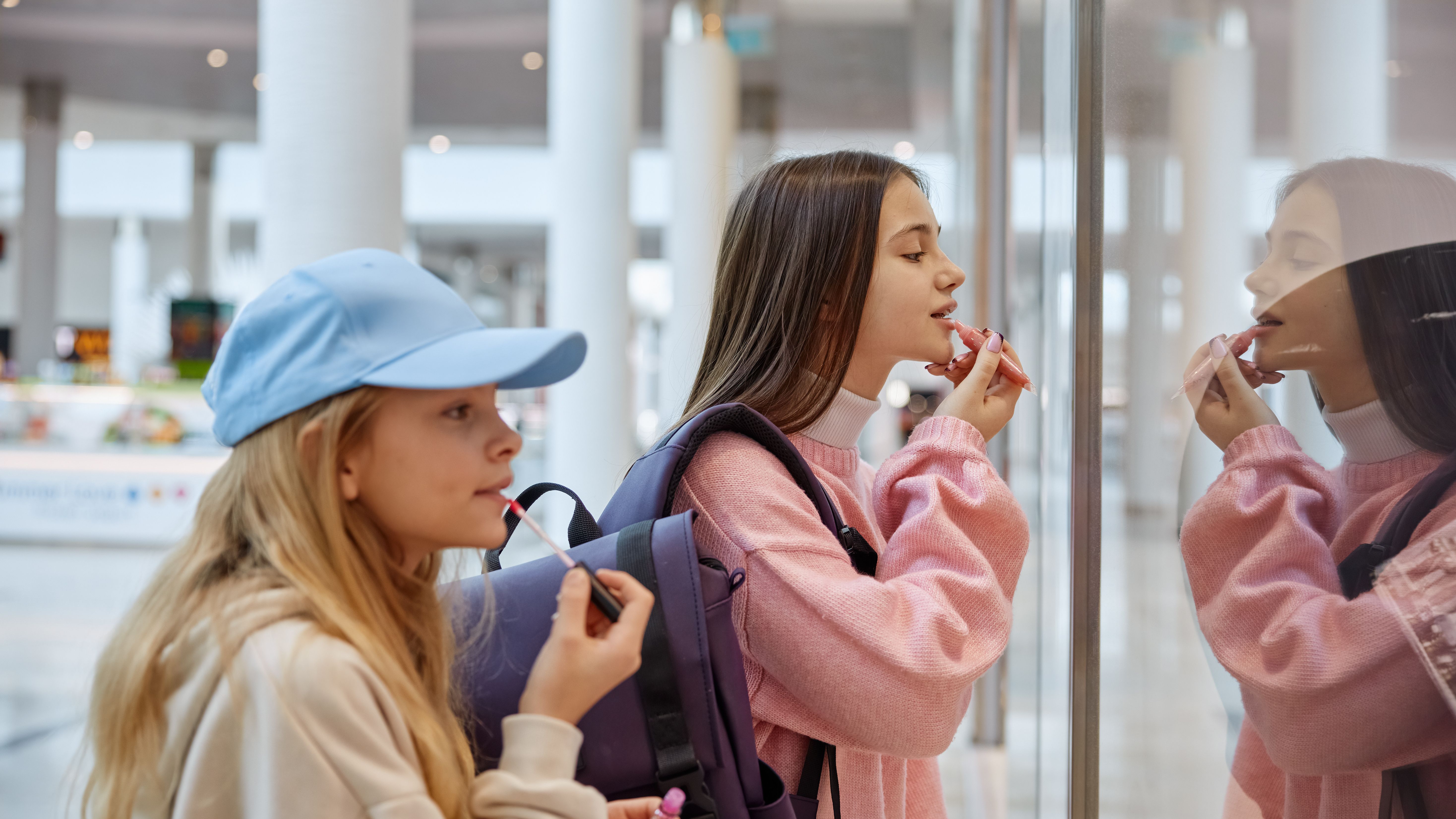 Un Legislador de California Intenta Prohibir el Cuidado de la Piel Antienvejecimiento para Menores—De Nuevo