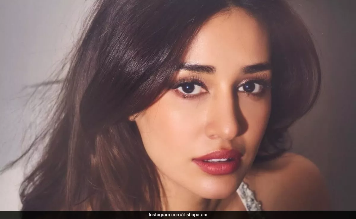Marca los ojos bronceados y labios de rosa de Disha Patani para un avatar super glamuroso