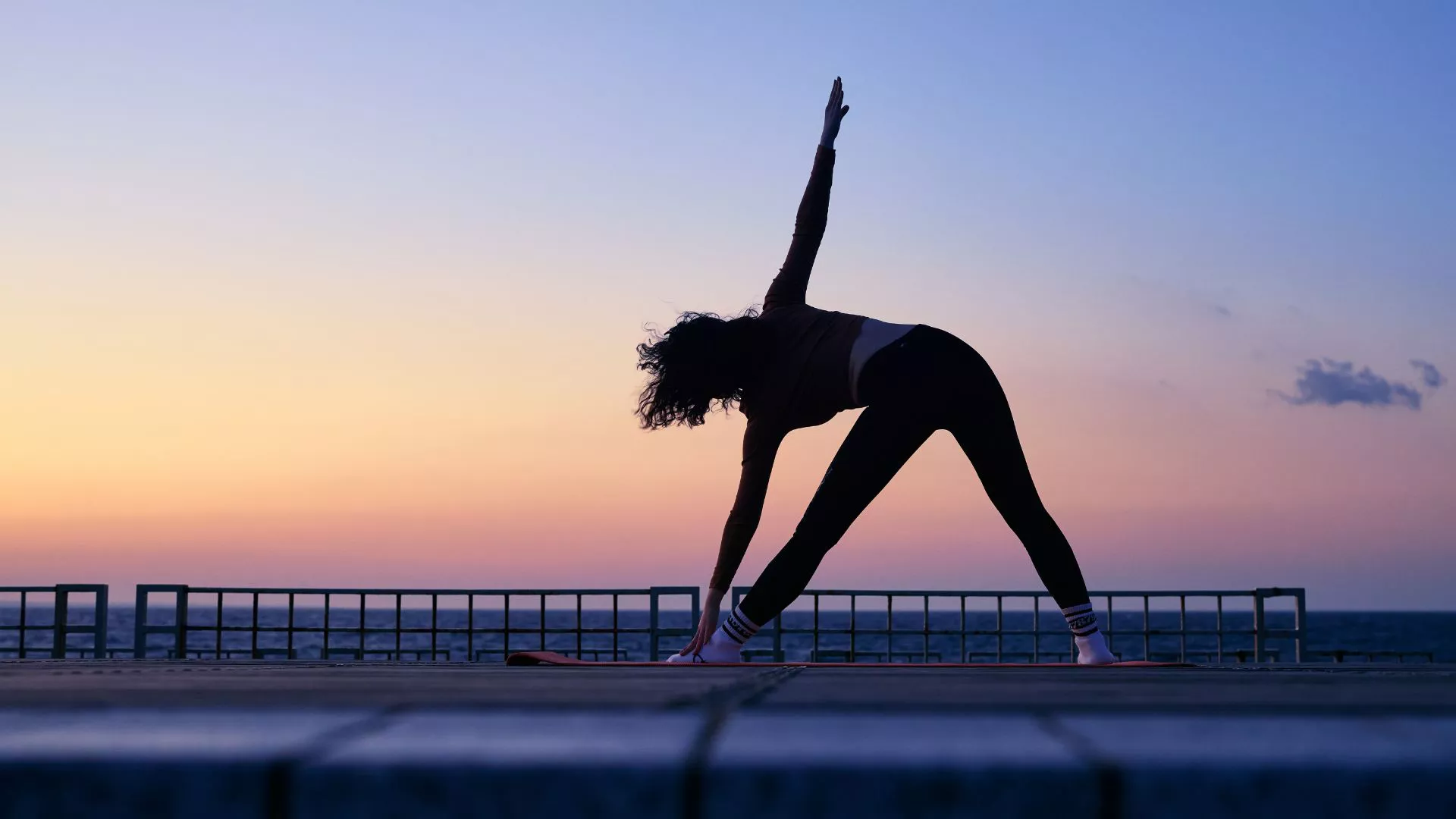 Consejos de Davina McCall para una vida saludable - desde dejar el teléfono hasta correr bajo la lluvia