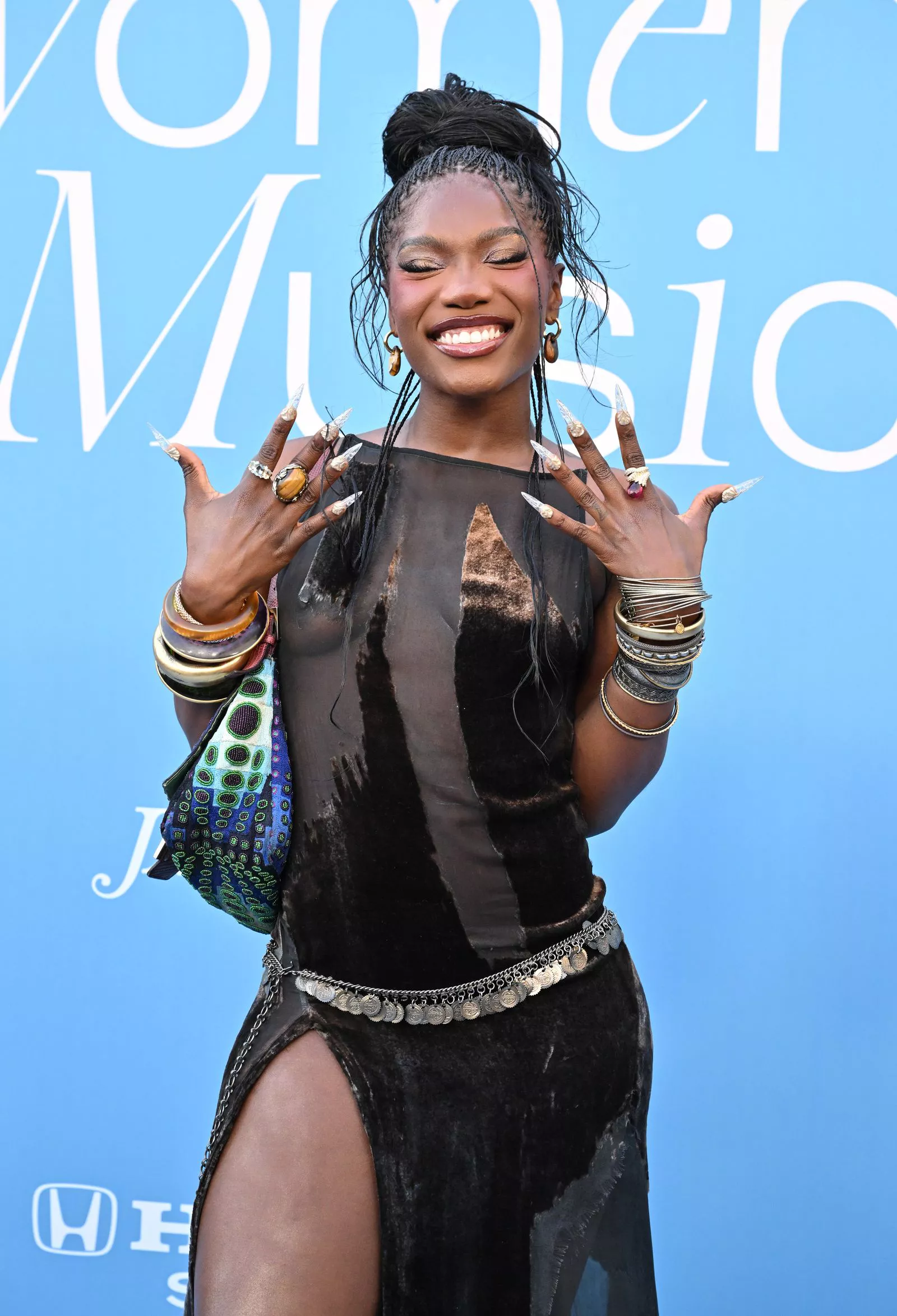 Doechii en la alfombra roja