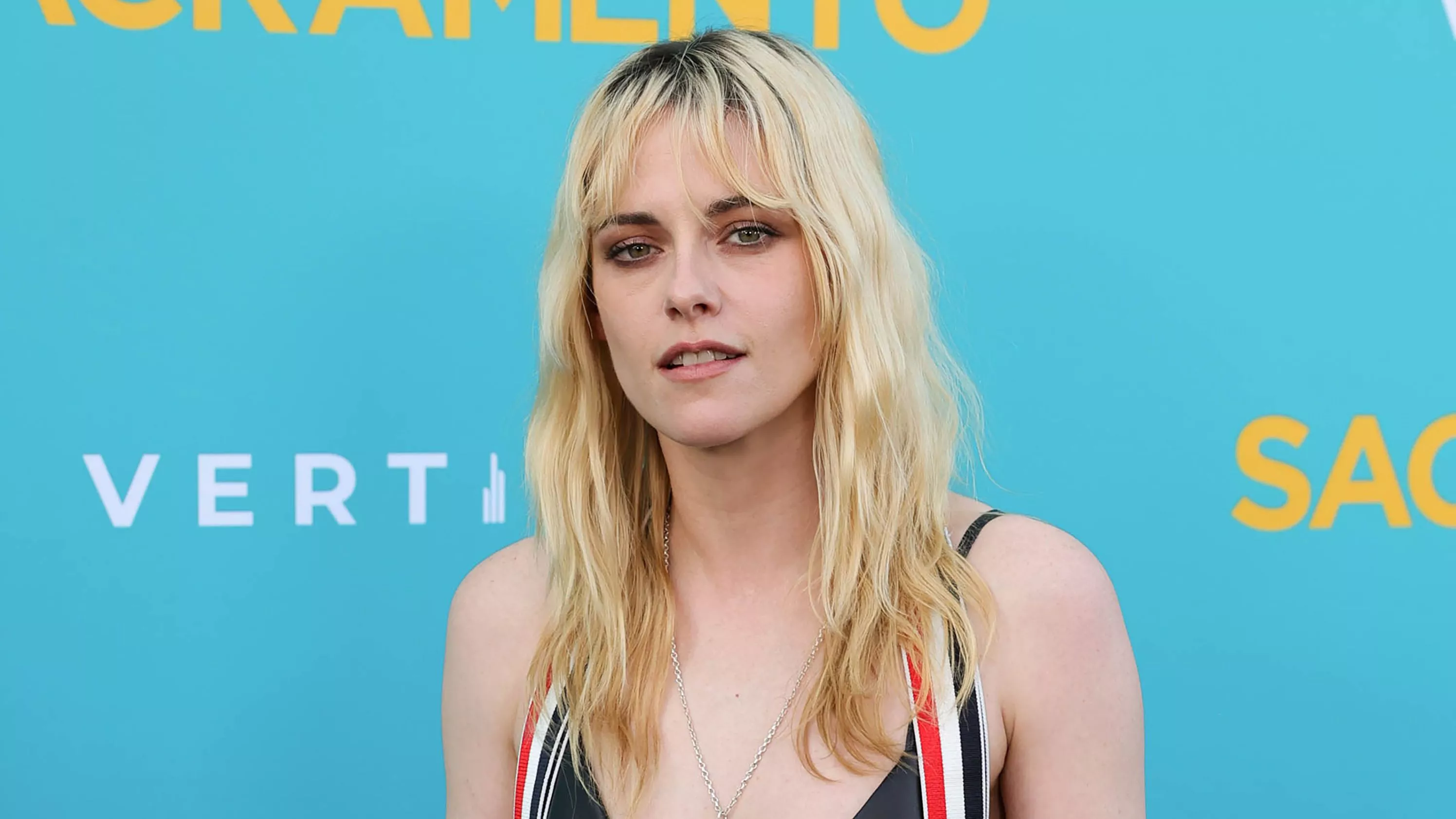 Kristen Stewart Puede Casarse Con Raíces Visibles