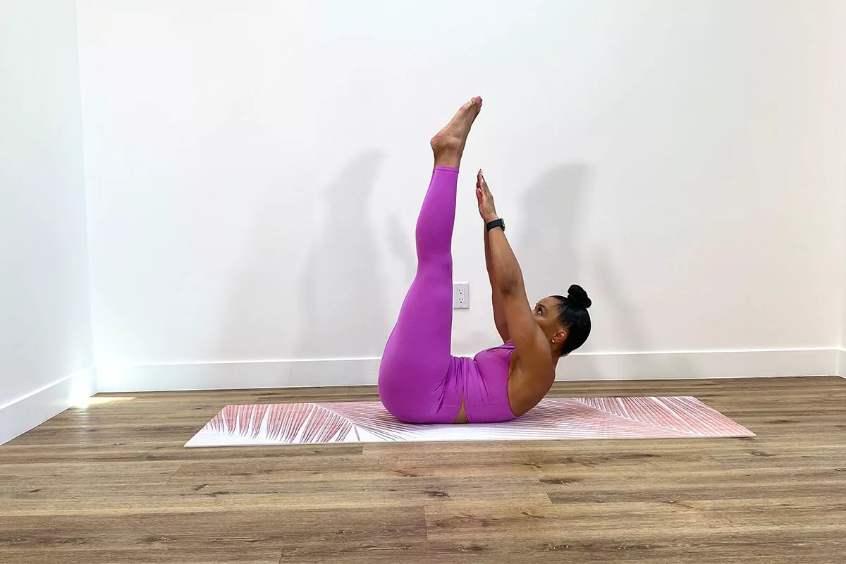 Crunches de toque de pies