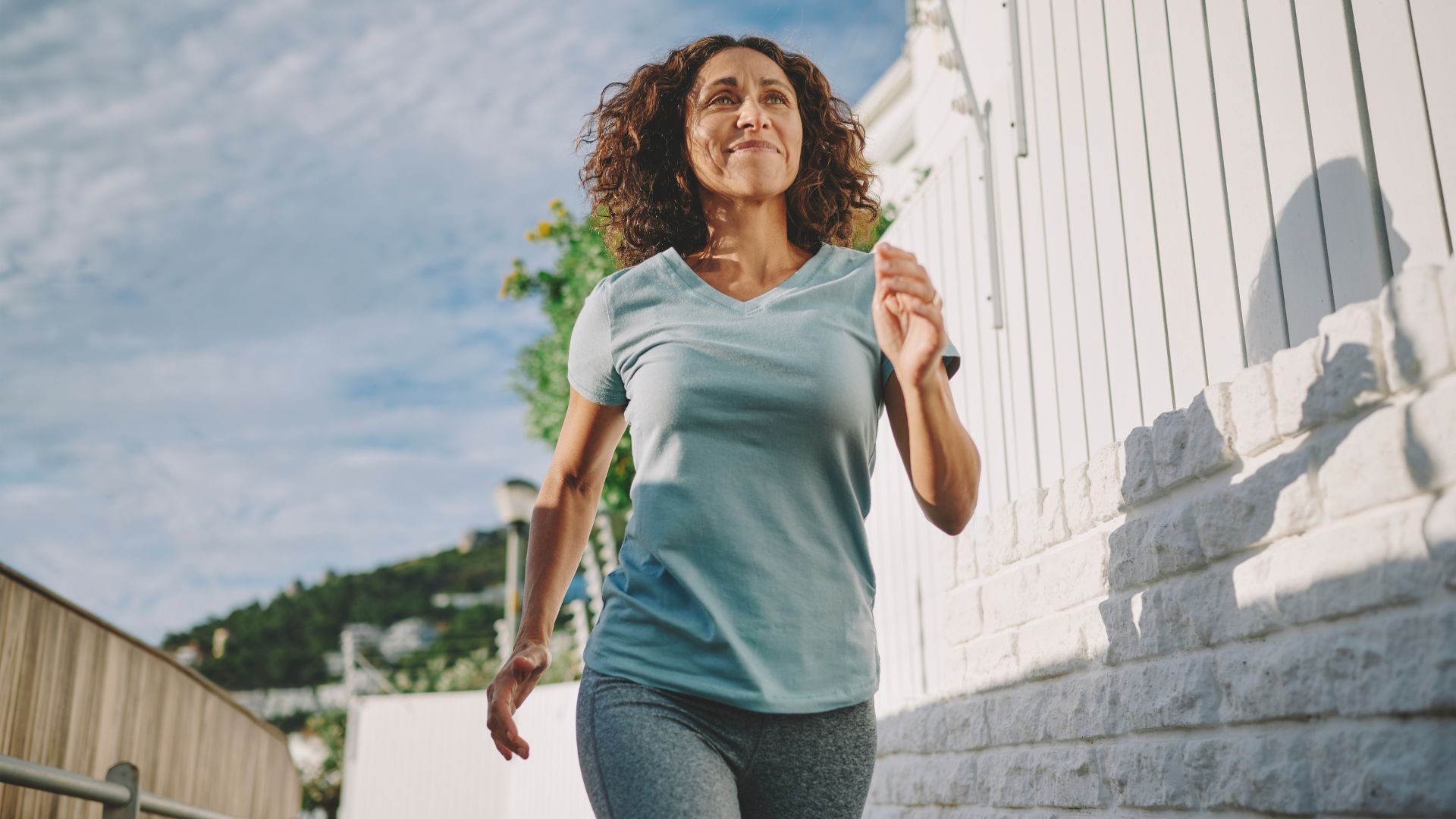¿No eres fan del running? Probé los intervalos de caminata japonesa como una forma de bajo impacto para mejorar la condición física rápidamente