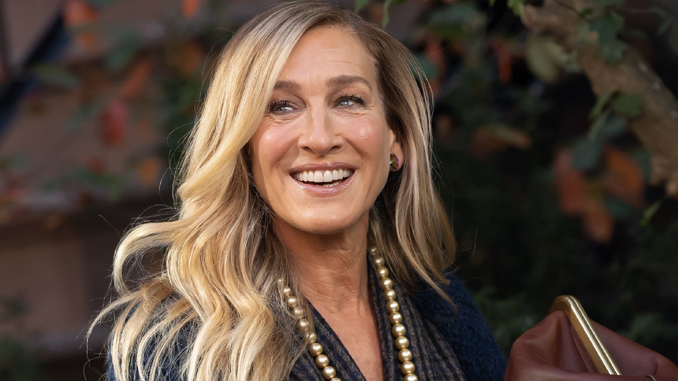 Sarah Jessica Parker está dolorosamente cerca de recuperar sus rizos de Carrie Bradshaw