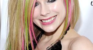 ¡Horror! Avril Lavigne hace una colonia que recuerda a la Creme Brulee