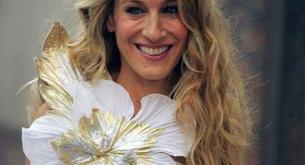 Cosas que Carrie Bradshaw lleva y que a ti te quedarían fatal