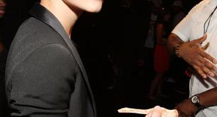 Complementos insólitos en los VMA: la serpiente de Justin Bieber