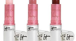 It Cosmetics lanza Vitality Lip Flush una combinación de bálsamo y barra de labios