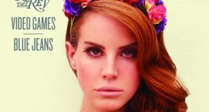 Luce una corona de flores a lo Lana del Rey