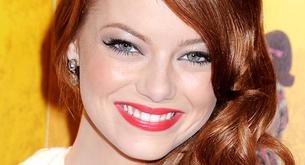 Copia el look que Emma Stone lució en la premiere de The Help