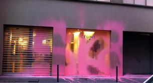 ¡La tienda Céline de Paris entera grafiteada!