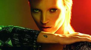 Cejas fuera en el número de diciembre de Vogue Paris con Kate Moss en portada