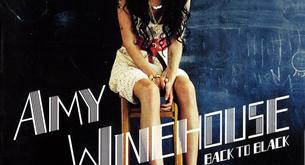 Se subasta el vestido que Amy Winehouse llevó en la portada de Back To Black