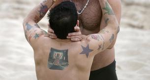 ¿A quién se le ocurrió tatuarse una escena de Poltergeist en la espalda?