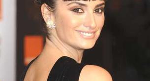 Penélope Cruz y Elsa Pataki dijeron sí a los flequillos postizos