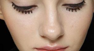 Las pestañas cobran el protagonismo que se merecen