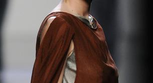 Recogidos románticos en el desfile de Ailanto