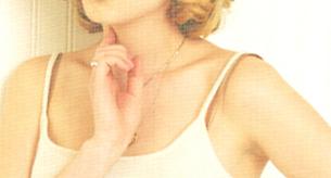 Zooey Deschanel también cayó en el rubio