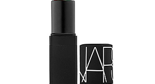 Pintalabios con historia: el color Schiap de Nars