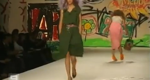 ¡Modelos al suelo! Este vídeo recoge algunas de las caídas mejores de la profesión