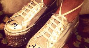 ¡The Man Repeller se ha casado con unas zapatillas con plataforma!