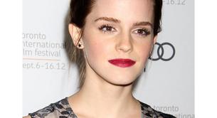 Emma Watson con labios rojo pasión en el Festival de Toronto 