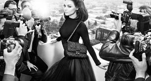 Mila Kunis, asediada por los fotógrafos en la última publi de Dior 