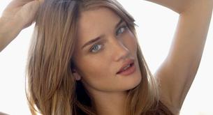  Rosie Huntington-Witheley, la modelo de los labios rosas 