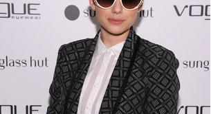 Emma Roberts se lo lleva de calle con este look masculino