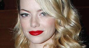 Emma Stone acude al desfile de Miu Miu ESPECTACULAR