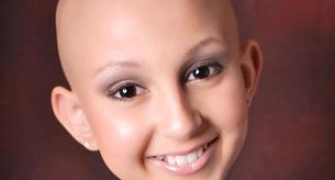 Talia Joy, gurú de belleza y enferma de cáncer, es imagen de Covergirl