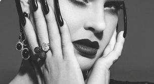 Las uñas XL de Kelly Osbourne en la portada de Fault